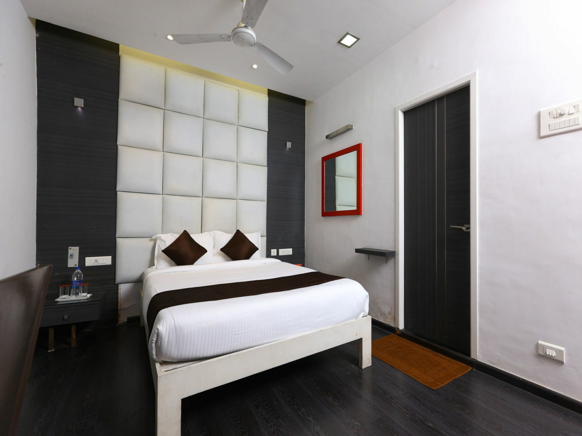 Oyo 9911 Apartment Shylee Niwas Chennai Exterior photo
